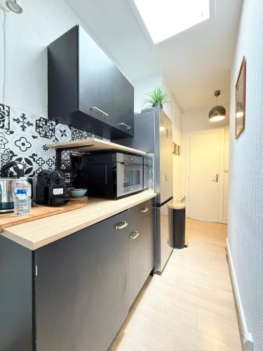 Chic Parisian Studio Grands Boulevards Bourse