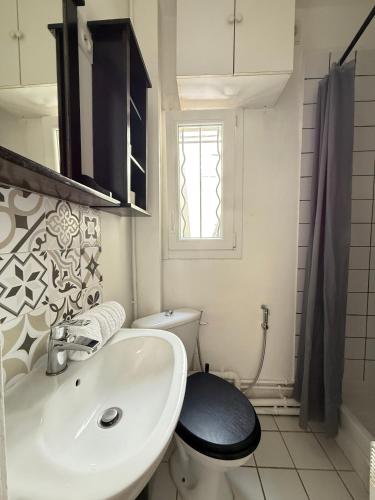 Chic Parisian Studio Grands Boulevards Bourse