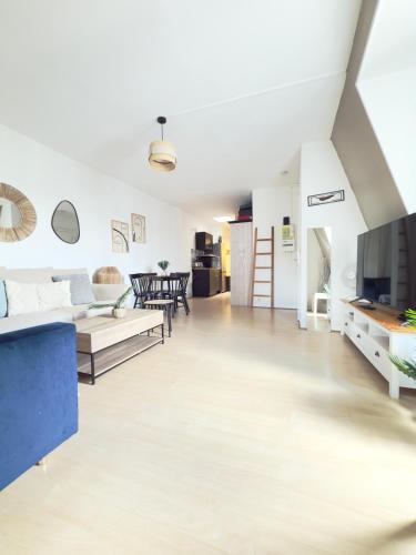 Chic Parisian Studio Grands Boulevards Bourse