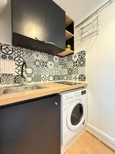 Chic Parisian Studio Grands Boulevards Bourse