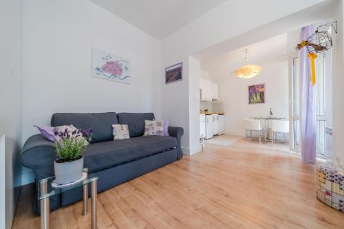 Lavanda Apartment With Terrace - Happy Rentals