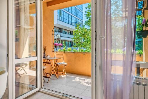 Lavanda Apartment With Terrace - Happy Rentals