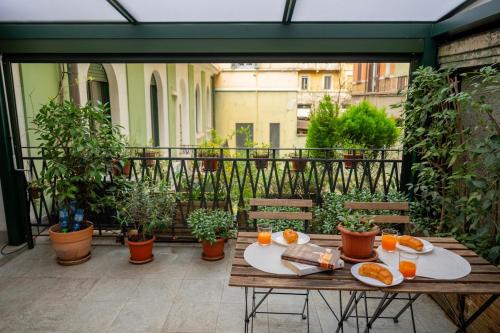 Relaxing Terrace, Cathedral - Central Station M1