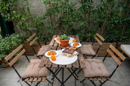 Relaxing Terrace, Cathedral - Central Station M1