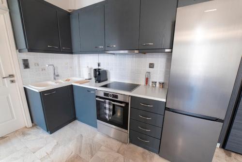 Grey Line Apartment - 15' from Athens center