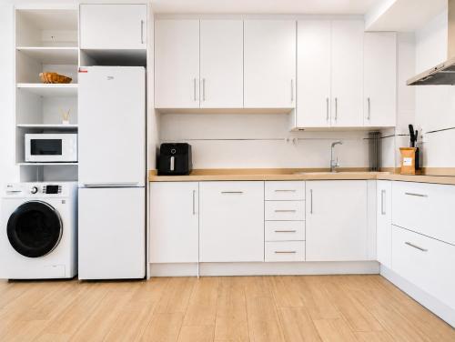 Apartamento "Casa Auri" con Piscina, Wi-fi y Parking Gratis