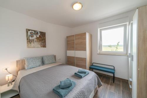 Apartments with parking space Rozac, Umag - 27240