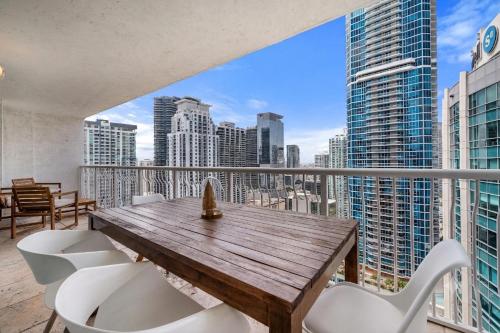 Centric 40thFloor Brickell Condo FREE parking by Palermo Home Miami photo 15