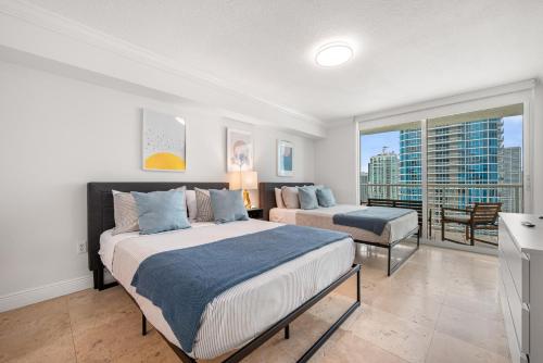 Centric 40thFloor Brickell Condo FREE parking by Palermo Home Miami photo 8