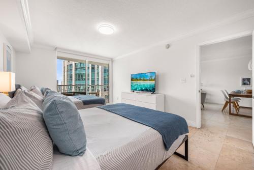 Centric 40thFloor Brickell Condo FREE parking by Palermo Home Miami photo 27