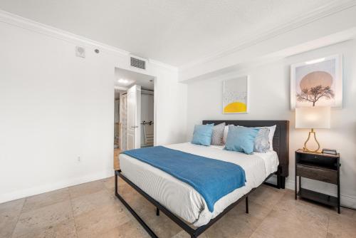 Centric 40thFloor Brickell Condo FREE parking by Palermo Home Miami photo 30