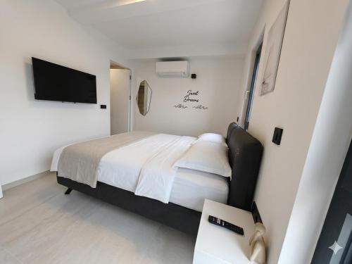 Adriatic Escape Luxury Seafront Apartment Zadar