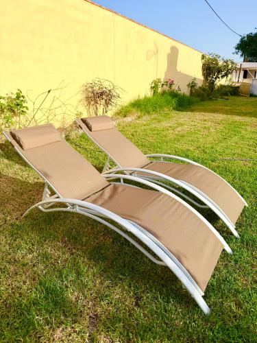 Chalet en Conil, descansa y disfruta BBQ AIRE PISCINA privada PARKING