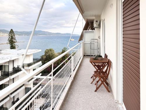 Ammos by Lithos & Key - 2bdr Kalamata Sea View Flat