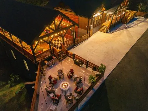 Olive Hill Sleeps 32 Pool Hot Tub Theater Sauna photo 1