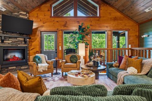 Olive Hill Sleeps 32 Pool Hot Tub Theater Sauna photo 6