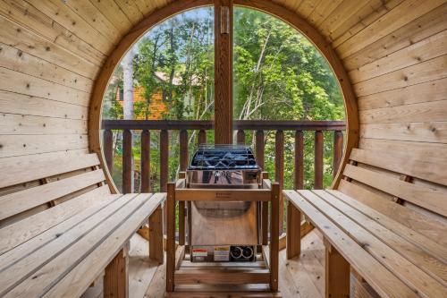 Olive Hill Sleeps 32 Pool Hot Tub Theater Sauna photo 30