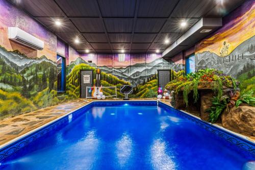 Olive Hill Sleeps 32 Pool Hot Tub Theater Sauna photo 37