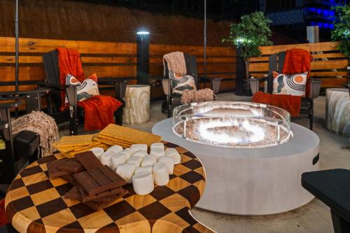 Olive Hill Sleeps 32 Pool Hot Tub Theater Sauna photo 44