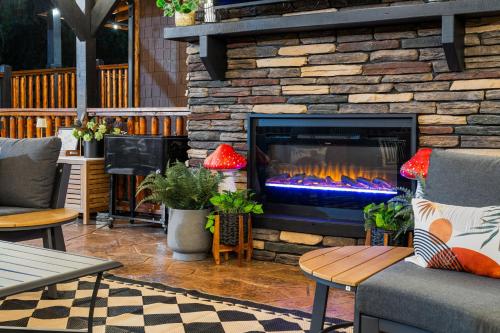 Olive Hill Sleeps 32 Pool Hot Tub Theater Sauna photo 60