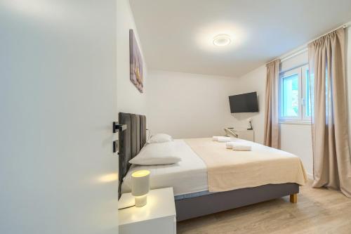 Highland Split Apartments - Unit 2