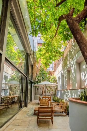 The Collection Barcelona - Private garden Duplex next to LasRamblas