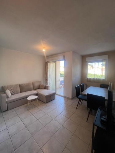 T2 proche plage, parking et terrasse