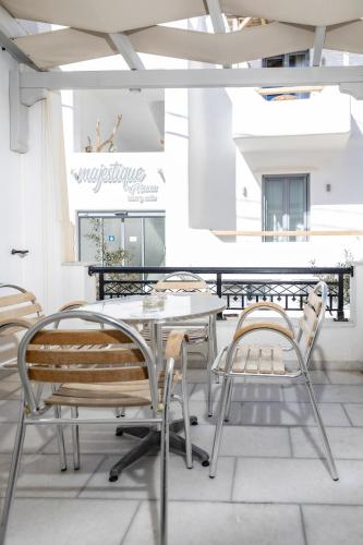 Depis apartments & studios central chora naxos