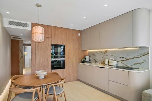 La Croisette Seafront - Terrace - 2BR Cannes