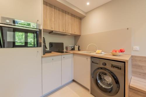 Full Nature apartment - Quiet Les Praz Retreat near Flégère Ski lift - Happy Rentals