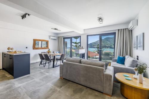 To Nissi Family Skopelos Luxury Stay