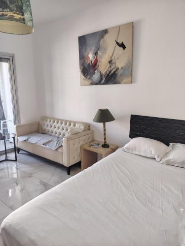 Cannes Cousin Studio by Sweet Accommodation