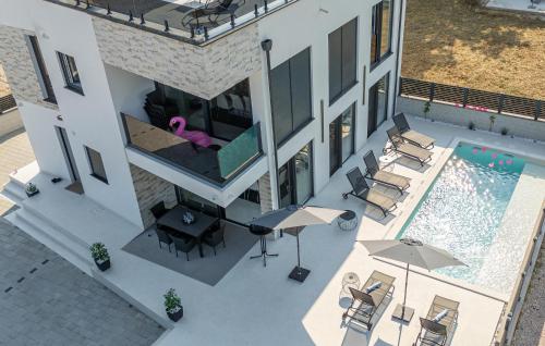 Gorgeous Apartment In Porec