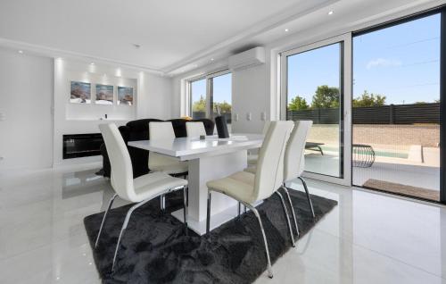 Gorgeous Apartment In Porec