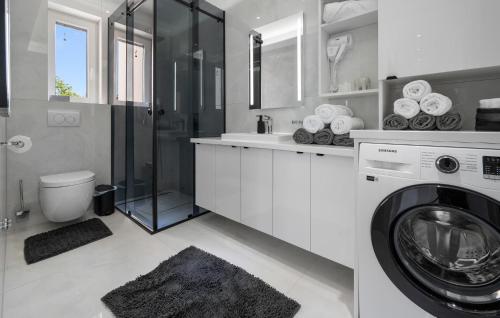 Gorgeous Apartment In Porec