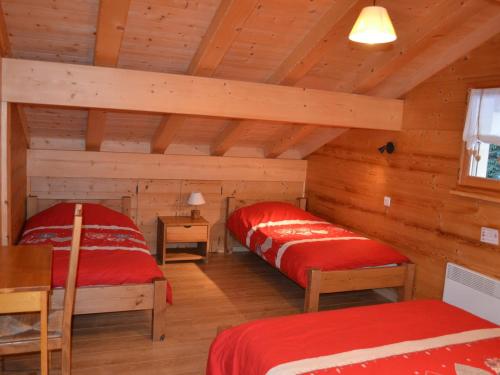 Chalet spacieux à Châtel, 12 pers., 3 chambres, proche remontées Linga, WiFi, balcon et garage