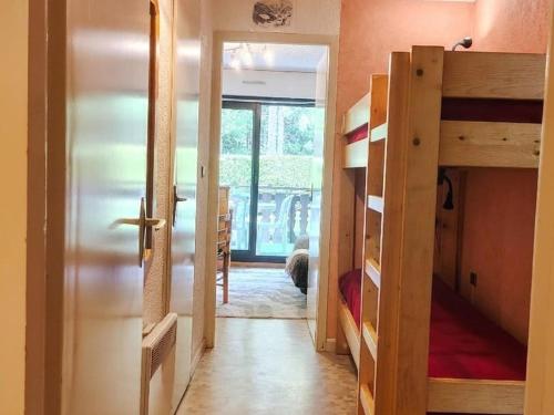 Charmant 2 pièces avec terrasse, proche commodités et navettes, 4 pers, WiFi, parking, Châtel