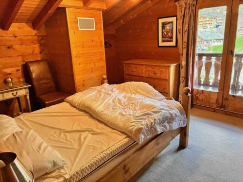 Chalet spacieux 15 pers, jacuzzi, parking, animaux admis
