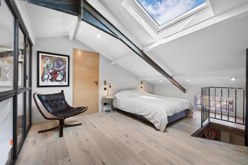 Garibaldi elegant duplex with a soothing view AC