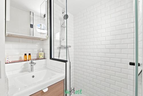 Charming apt steps from Notre-Dame & the Seine