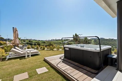 Luxury 3BR Apt - Jacuzzi, Garden and Pool photo 1