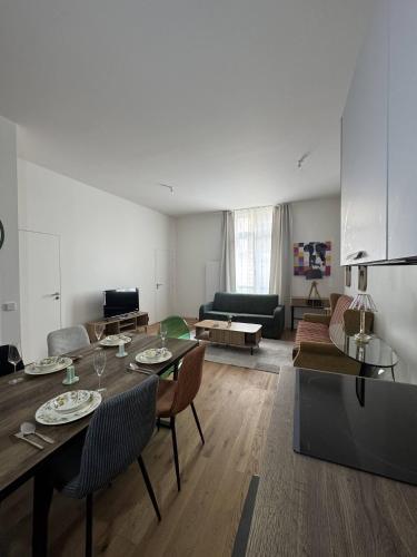 Elegant 2-Bedroom Apartment in the Heart of Paris