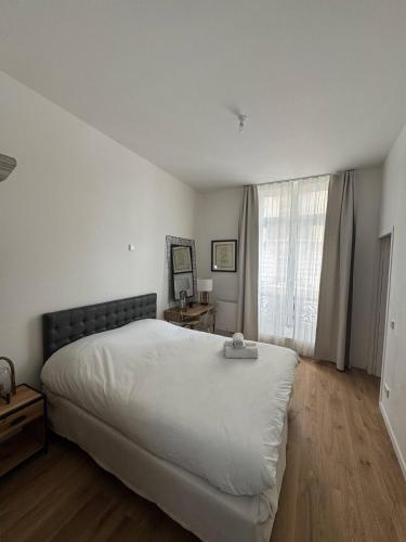 Elegant 2-Bedroom Apartment in the Heart of Paris