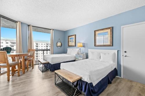 Gorgeous and well appointed efficiency with shared pool and beach access photo 5
