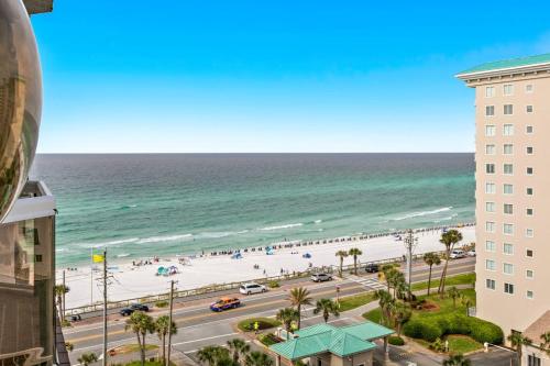 Gorgeous and well appointed efficiency with shared pool and beach access photo 10