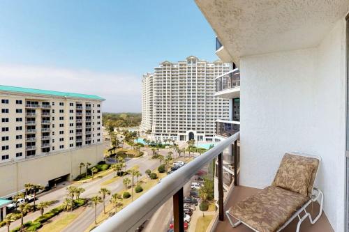 Gorgeous and well appointed efficiency with shared pool and beach access photo 12