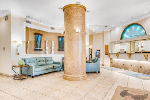 Gorgeous and well appointed efficiency with shared pool and beach access photo 26