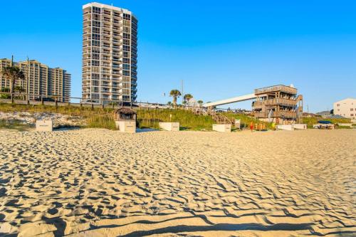 Gorgeous and well appointed efficiency with shared pool and beach access photo 40