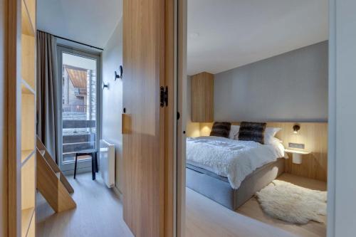 Solaise 203 by One of A Kind Travel