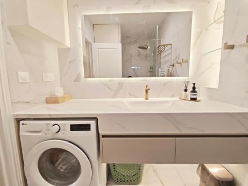 Elegant Bright Apt near Le Marais Bastille for 6